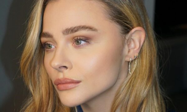 Αντίο lip gloss! Ώρα να υιοθετήσουμε αυτό το μακιγιάζ που δεν χρειάζεται ανανέωση και ταιριάζει σε όλες τις ηλικίες