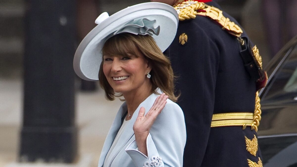 Carole Middleton: Τα μυστικά για να φαίνεται εκπληκτική στα 70 – Η διατροφή της και ο λόγος που αποφεύγει παντελόνια