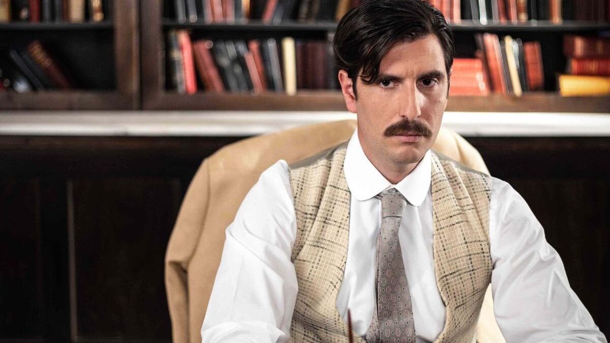 Grand Hotel: Ο Ρήγας απελευθερώνει την Κυβέλη από τη φυλακή και της παίρνει το ξενοδοχείο