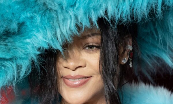 Rihanna: Μετά τις γιορτές επιστρέφει στο instagram πιο εκρηκτική από ποτέ!
