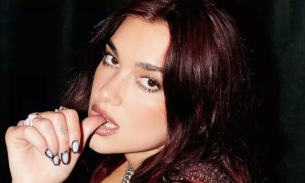 Dua Lipa: Όλες οι φορές που έγινε το απόλυτο nail inspo