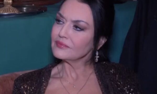 Ελένη Φιλίνη: Η αντίδραση on camera όταν ρωτήθηκε για την ηλικία της – «Κάθε άτομο είναι μοναδικό»
