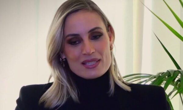 Ελεονώρα Μελέτη: «Το μεγαλύτερο παράπονο του άντρα μου είναι ότι έχω πάρα πολλά τείχη, εκείνος είναι εκεί και προσπαθεί να τα σπάσει»