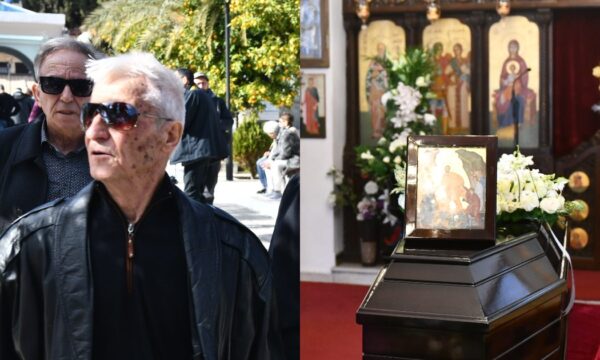 Κηδεία Καίτης Γκρέυ: Συγκινημένος ο γιος της στην ύστατη αποχαιρετιστήρια τελετή