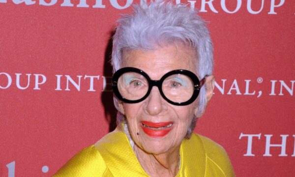 Iris Apfel: Τα iconic γυαλιά της βγαίνουν σε δημοπρασία