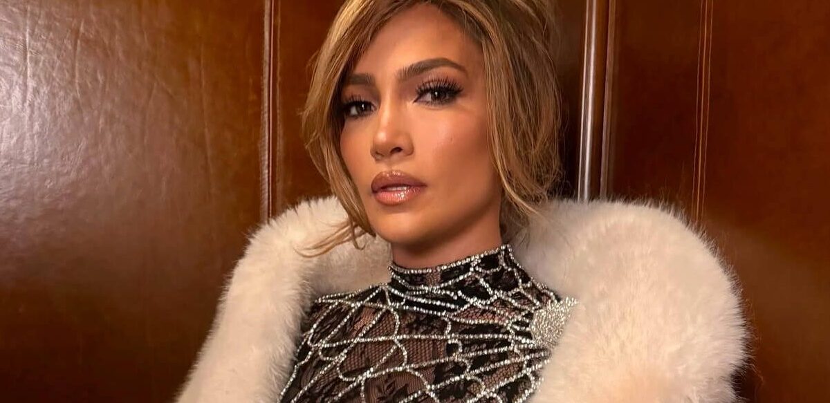 Η Jennifer Lopez φόρεσε με αυτόν τον τρόπο τα δερμάτινα και δημιούργησε μια νέα τάση