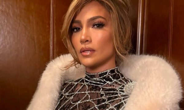 Η Jennifer Lopez φόρεσε με αυτόν τον τρόπο τα δερμάτινα και δημιούργησε μια νέα τάση