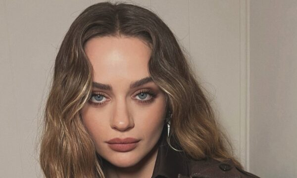 Joey King: Υιοθετεί το πιο τολμηρό beauty trend ακολουθώντας τα βήματα της Lady Gaga