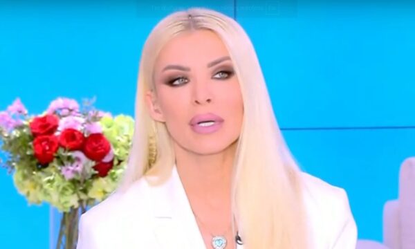 Κατερίνα Καινούργιου: «Γνωρίζω άτομα που έχουν πάει σε κηδείες επωνύμων μόνο για τις φωτογραφίες»