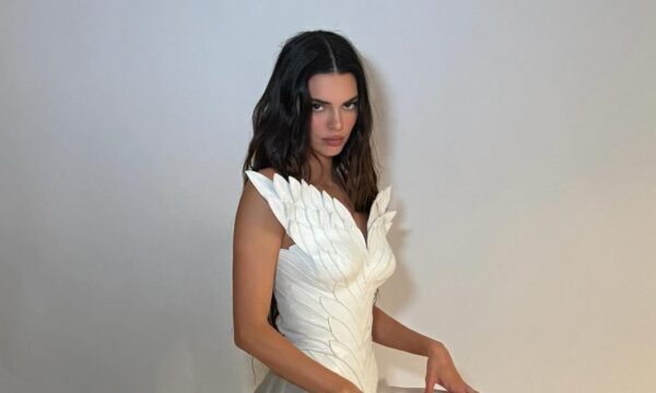 Kendall Jenner: Με το νέο της Italian bob μοιάζει με star του old Hollywood