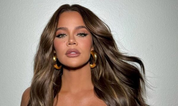 Khloe Kardashian: Το αξεσουάρ στα μαλλιά της είναι η πιο εύκολη λύση για την σημερινή σου επίσημη εμφάνιση