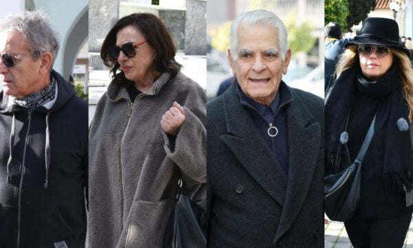 Κηδεία Καίτης Γκρέυ: Αρκετός κόσμος στο τελευταίο «αντίο»