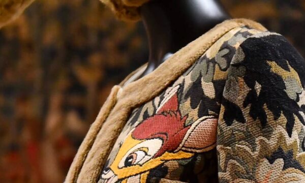 Louvre Couture”: Μια μεγάλη έκθεση μόδας «αναβιώνει» την ιστορία