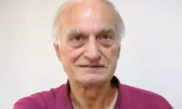 Ο Μανώλης Μαυρομμάτης εξήλθε από το νοσοκομείο και επιστρέφει στο κέντρο αποκατάστασης