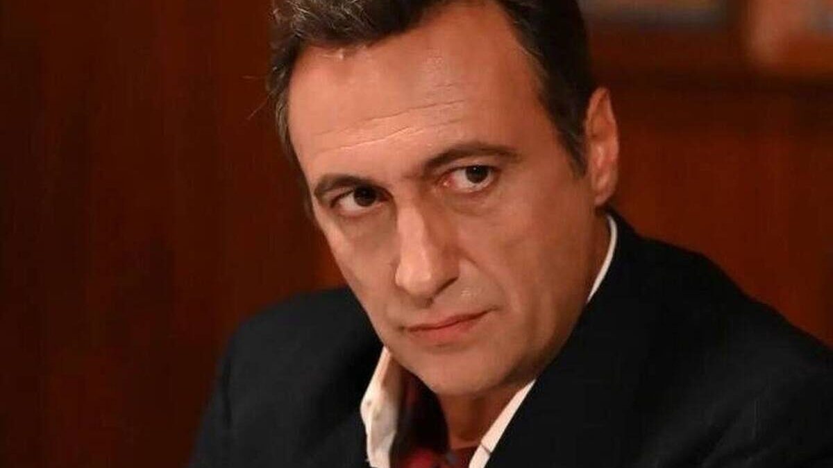 Άγιος έρωτας: Μπαίνει στη διαδικασία για να αποκαλύψει τα μυστικά τους