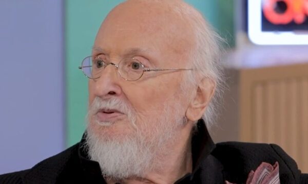 Διονύσης Σαββόπουλος: «Έδινα μπάτσες στα παιδιά μου, έτσι μεγαλώσαμε κι εμείς – Έχω μετανιώσει πολύ»