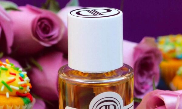 Gourmand Aρώματα: Ποια είναι η νέα τάση στα αρώματα που μυρίζει σαν… γλυκό;