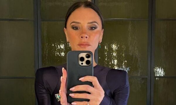 Victoria Beckham: Το fashion icon έχει ανακαλύψει το μυστικό για μία elegant γκαρνταρόμπα!