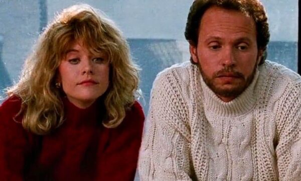 Τα γνωστά πουλόβερ που φόρεσαν στο “When Harry Met Sally” είναι πάλι στο προσκήνιο