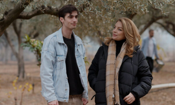 Η Γη της Ελιάς: Ο Σπύρος Εκτελεί το Ψιλό Σχέδιό του – Η Αφροδίτη και ο Χρήστος Τραυματίζονται σοβαρά σε Τροχαίο