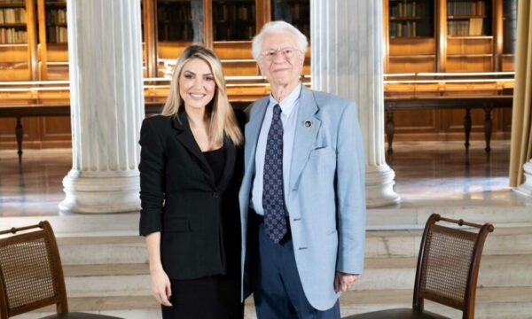 Ο Δρ Σταμάτης Κριμιζής φτάνει απόψε στο ΕQ