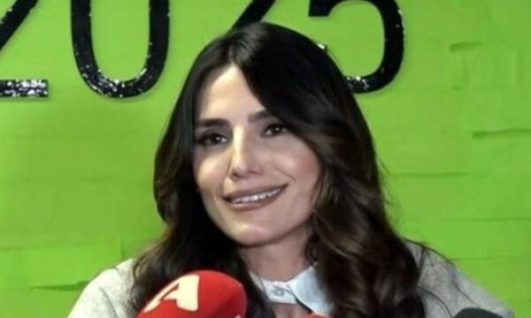 Ηλιάνα Παπαγεωργίου: «Με ρωτάτε συνέχεια για την πρόταση γάμου και στο τέλος δεν θα θέλει ο σύντροφός μου»