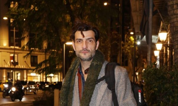 Νίκος Κουρής: «Όλοι θέλουμε να κρατηθεί ένας γάμος, αλλά δε μπορείς να ξεφύγεις από τον έρωτα»