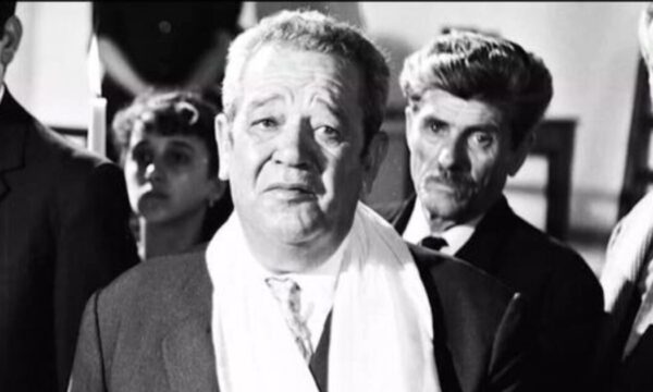 Παντελής Ζερβός: Ο σεισμός της Σαντορίνης το 1956 σκότωσε την θυγατέρα του – Βγήκε στη σκηνή δευτερόλεπτα μετά τη θλιβερή είδηση