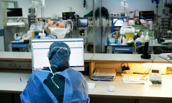 Γρίπη: Πέντε νέα σοβαρά κρούσματα με νοσηλεία σε ΜΕΘ- 2 ακόμα θάνατοι