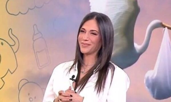 Ανθή Βούλγαρη: Τέλος από το «Κοινωνία Ώρα Mega» λίγο πριν γίνει μαμά – Η έκπληξη του συζύγου της, Κώστα Κωνσταντινίδη