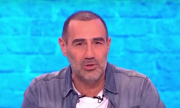 Αντώνης Κανάκης – Ράδιο Αρβύλα: Η on air έκπληξη για τα γενέθλιά του και η αποκάλυψη για την ηλικία του