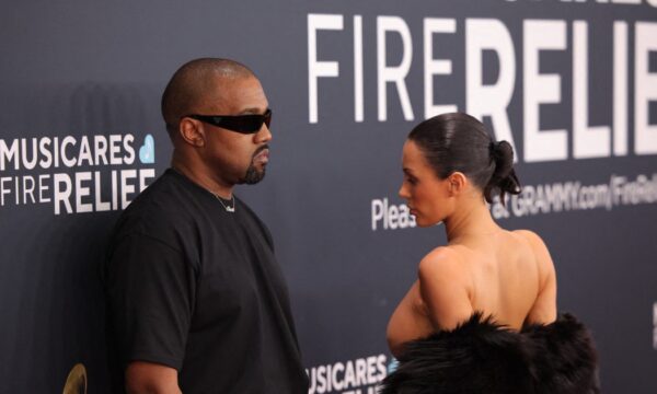Kanye West – Bianca Cersoni: Ολόγυμνη στο κόκκινο χαλί των Grammy 2025 η «σύζυγος» του superstar