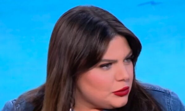 Δανάη Μπάρκα: «Μου στέλνουν στα social media επτά γυναίκες φτάνει με τα σκυλιά, κάνε παιδί»