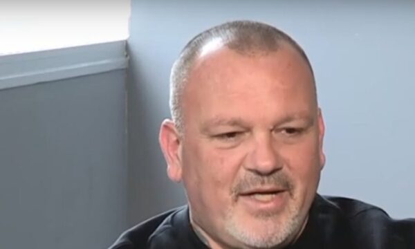 Δημήτρης Σκαρμούτσος: «Έχω ζήσει τη ζωή μου στα άκρα, αλλά σαν πατέρας είμαι συντηρητικός»