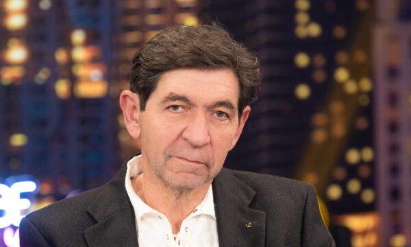 Γεράσιμος Σκιαδαρέσης: Η αντίδραση σε ερώτηση για τις κόρες του – «Μη μου το ρωτάς αυτό το πράγμα, με ρώτησαν και από άλλη εκπομπή»