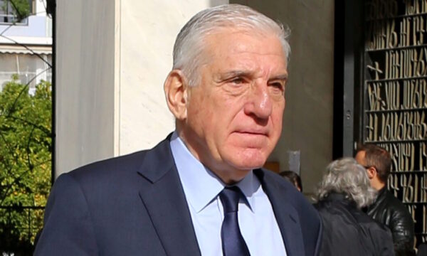 Γιάννος Παπαντωνίου: Περιπέτειες για τον πρώην υπουργό – Αντιμετωπίζει επιθετική μορφή καρκίνου, σε αναπηρικό αμαξίδιο