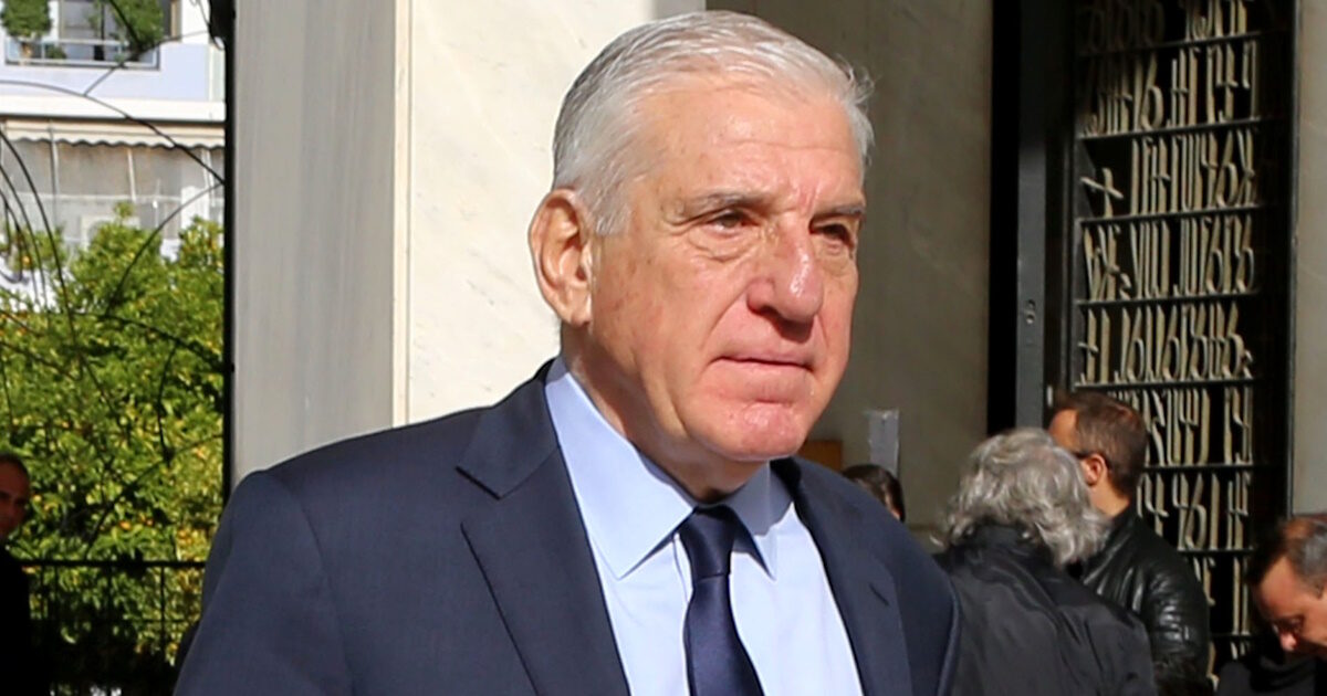 Γιάννος Παπαντωνίου: Περιπέτειες για τον πρώην υπουργό – Αντιμετωπίζει επιθετική μορφή καρκίνου, σε αναπηρικό αμαξίδιο
