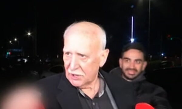 Γιώργος Παπαδάκης στους ρεπόρτερ: «Είστε σοβαροί που θέλετε δηλώσεις; Bye, Bye»