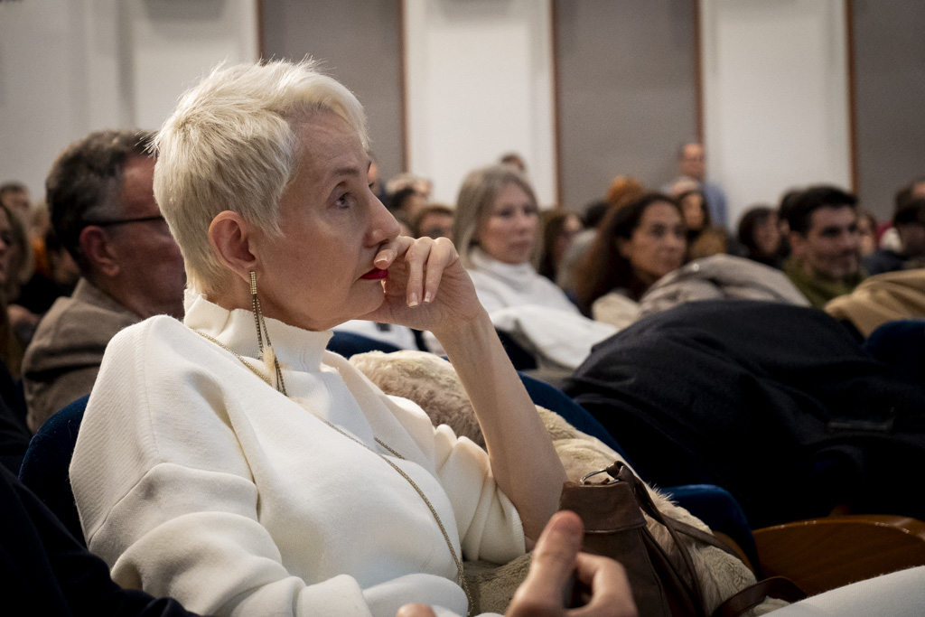 Ημερίδα, Νικολαιδου