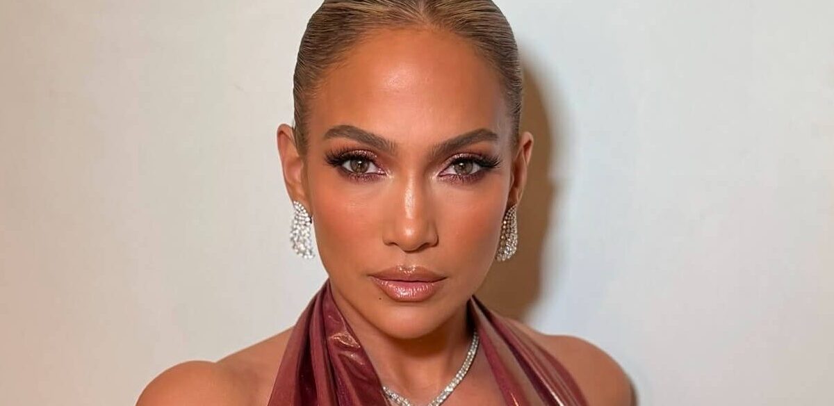 Jennifer Lopez: Με αυτά τα ρούχα-κλειδιά έγινε disco queen