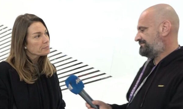Βίκυ Καγιά: «Θυμάμαι τον πρώτο μου έρωτα, ήμουν τόσο πληγωμένη γιατί με απατούσε συνέχεια»