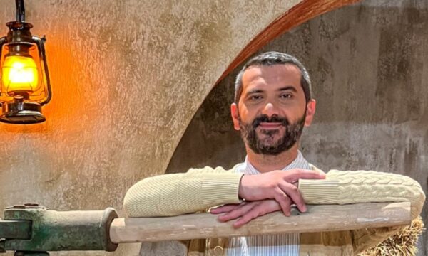 Λεωνίδας Κουτσόπουλος: Το βίντεο με τον 2,5 ετών γιο του να παίζει ντραμς
