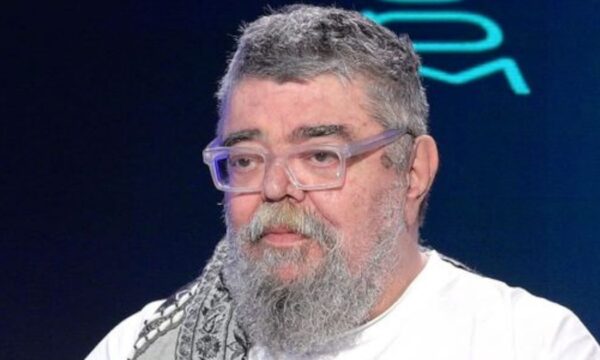 Σταμάτης Κραουνάκης: «Δεν ήθελα να ντροπιαστώ, αλλά δεν είχα χρήματα για την κηδεία του πατέρα μου»