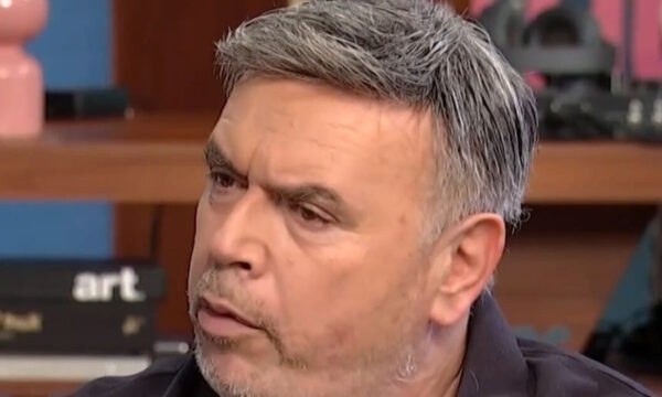 Μανώλης Λιδάκης: Η τελευταία εμφάνιση, πριν από τον θάνατό του – «Ακόμα και τώρα ντρέπομαι να βγω να τραγουδήσω»