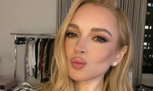 Lindsay Lohan: Ανέβασε για πρώτη φορά εικόνες του γιου της