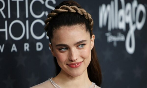 Margaret Qualley: Με το τελευταίο της χτένισμα κερδίζει τον τίτλο του απόλυτου hair icon