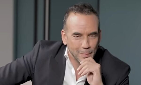 Πάνος Μουζουράκης: Στεναχωρημένος για την απώλεια του πατέρα του – «Ήταν σαν να περίμενε»