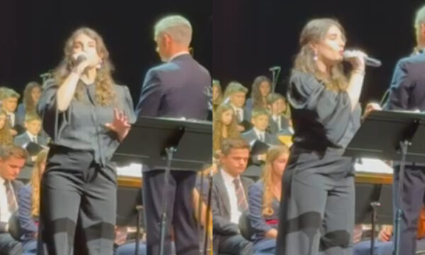 Παυλίνα Βουλγαράκη: Τραγουδάει σε προχωρημένη εγκυμοσύνη – Στο πλευρό της ο πατέρας της, Γιώργος Βουλγαράκης