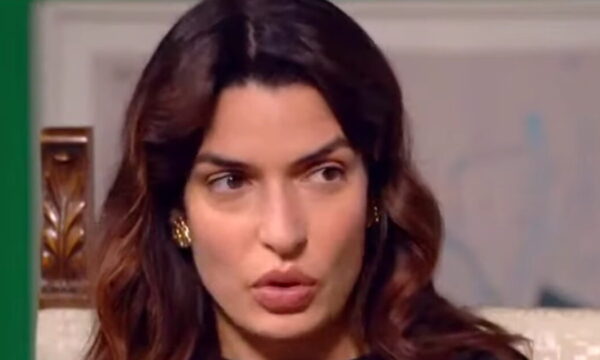 Τόνια Σωτηροπούλου: «Αν γυρνούσα τον χρόνο πίσω, από τα 20 μέχρι τα 30 θα τα έκανα όλα διαφορετικά»