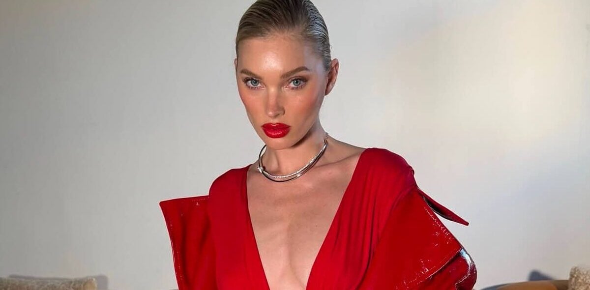 7 κατακόκκινα looks για την Ημέρα του Αγίου Βαλεντίνου γιατί μας αρέσουν τα κλισέ